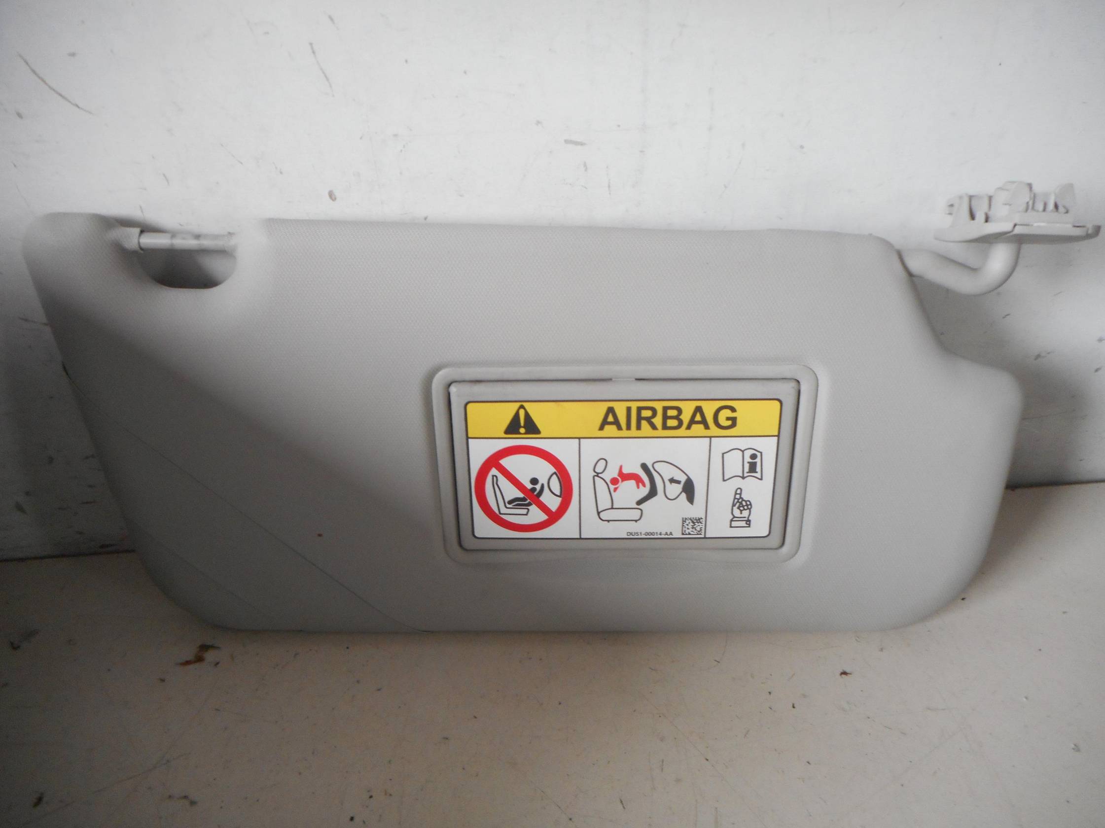 Aletta parasole parabrezza dx.